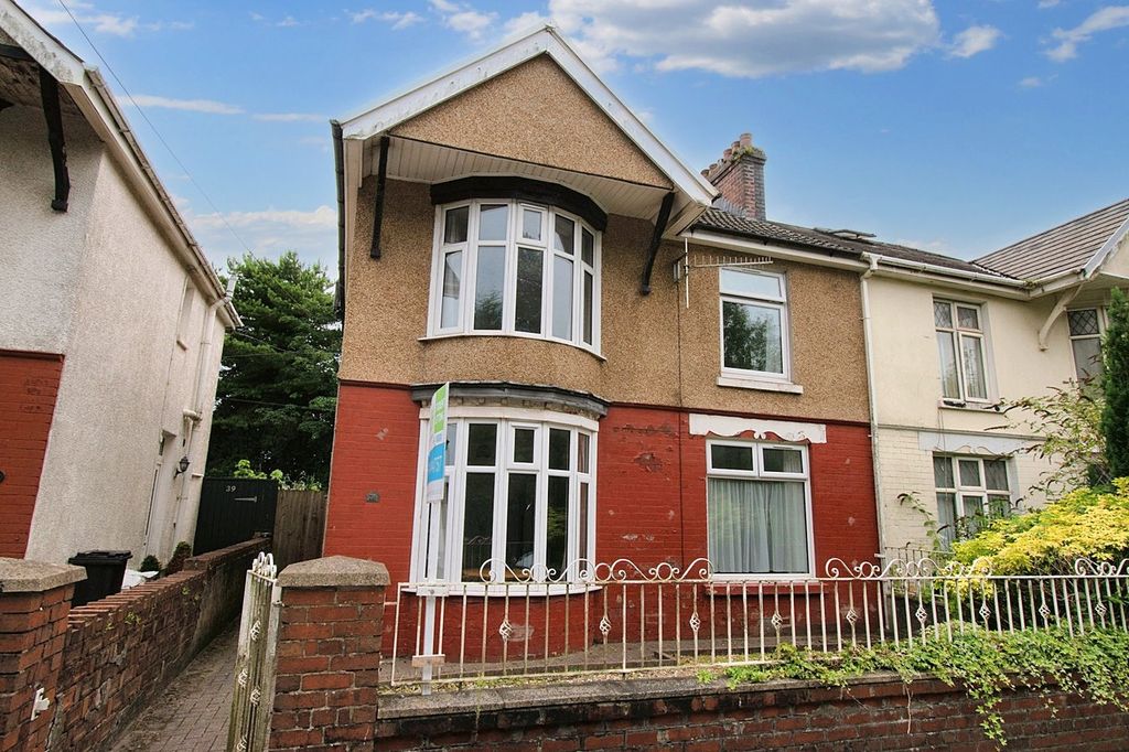 Property photo 1 of 28