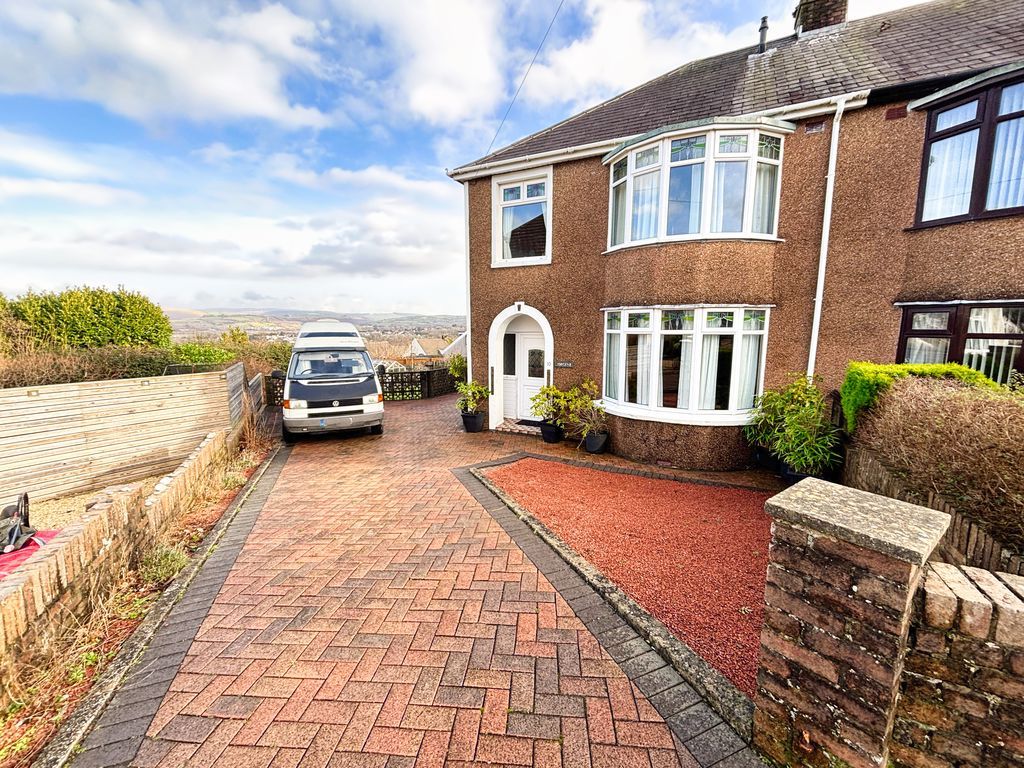 Property photo 1 of 28 Photo 12