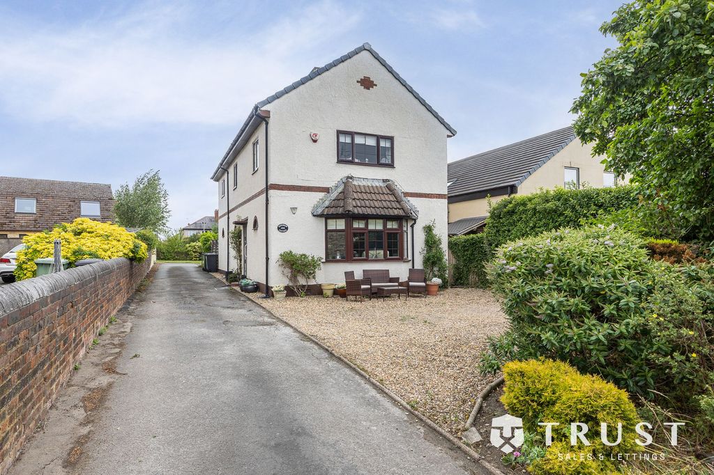 Property photo 1 of 32