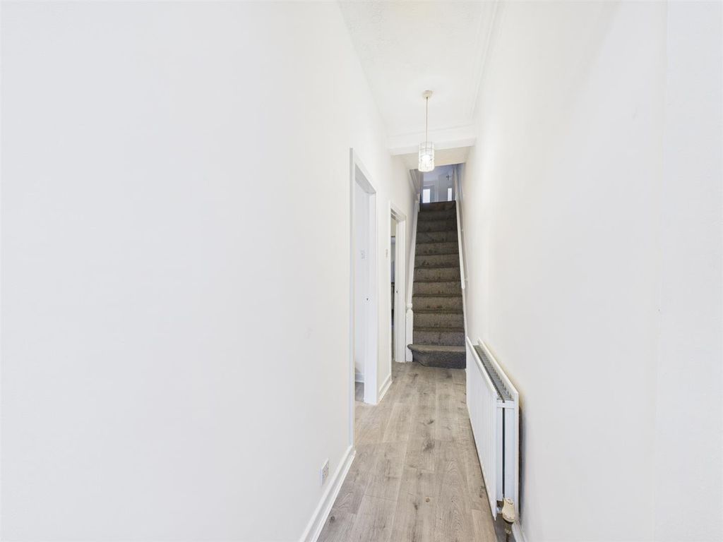 Property photo 2 of 31 Cam03604G0-Pr0180-Still032.Jpg