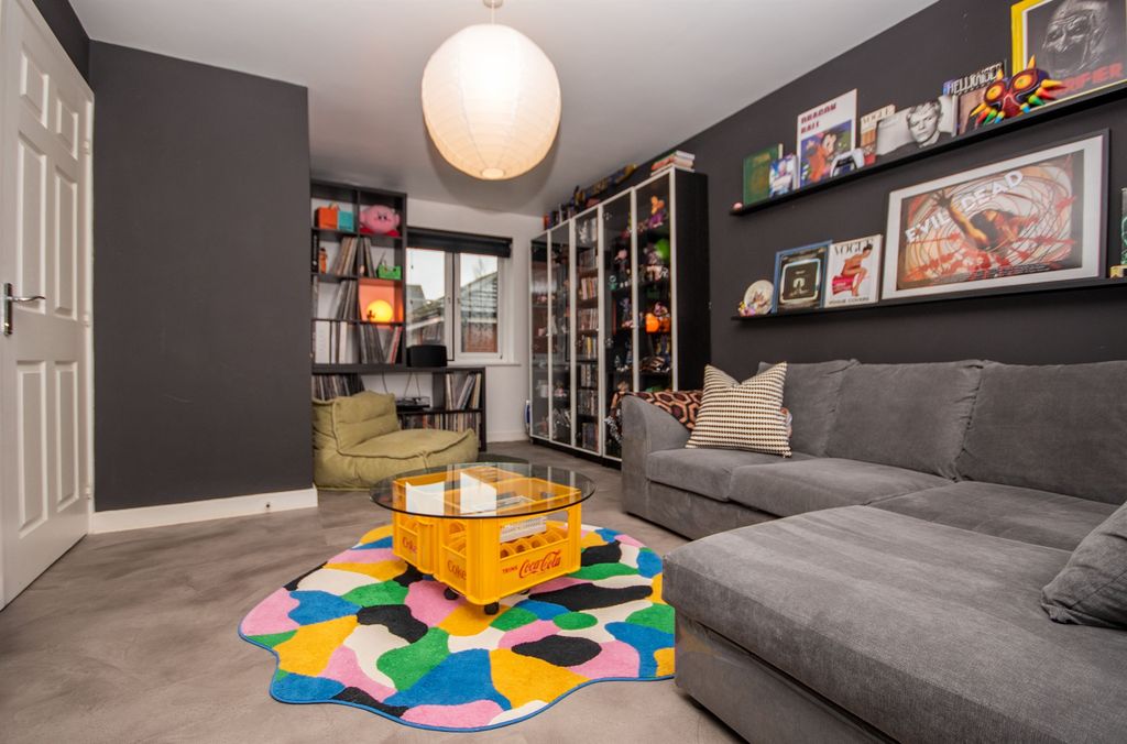 Property photo 3 of 15