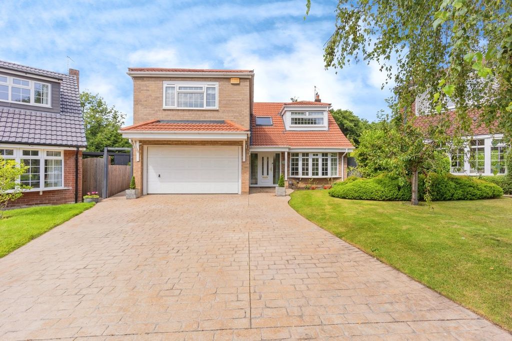 Property photo 1 of 32