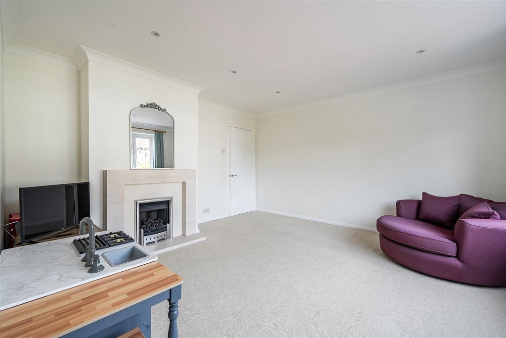 Property photo 3 of 18 1440977-17-69d90E9E3A0d9.Jpg