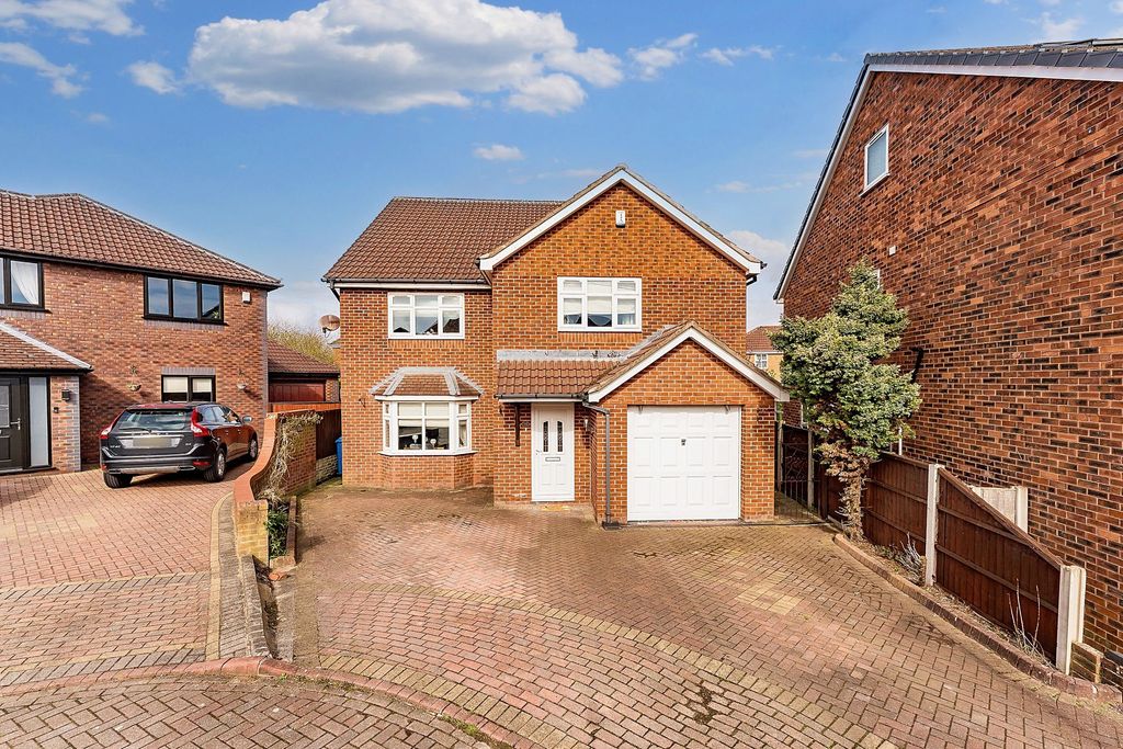Property photo 2 of 38