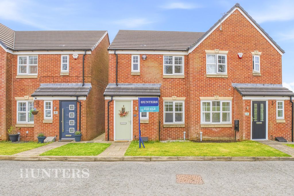 Property photo 1 of 20 Front (Exterior)