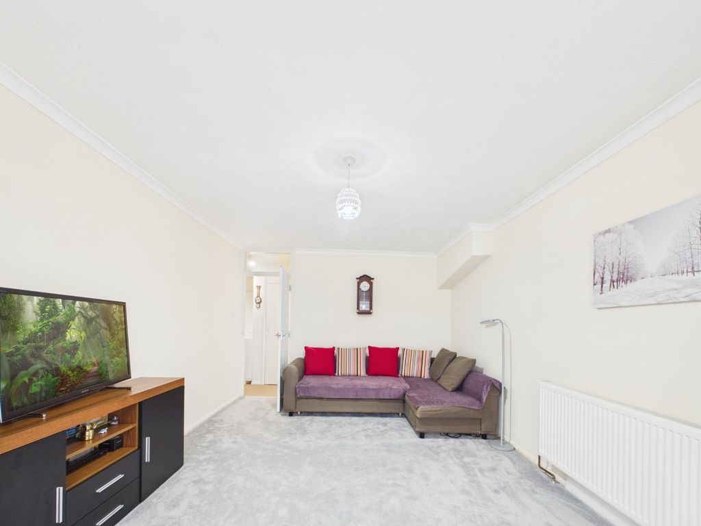Property photo 2 of 7 4520382