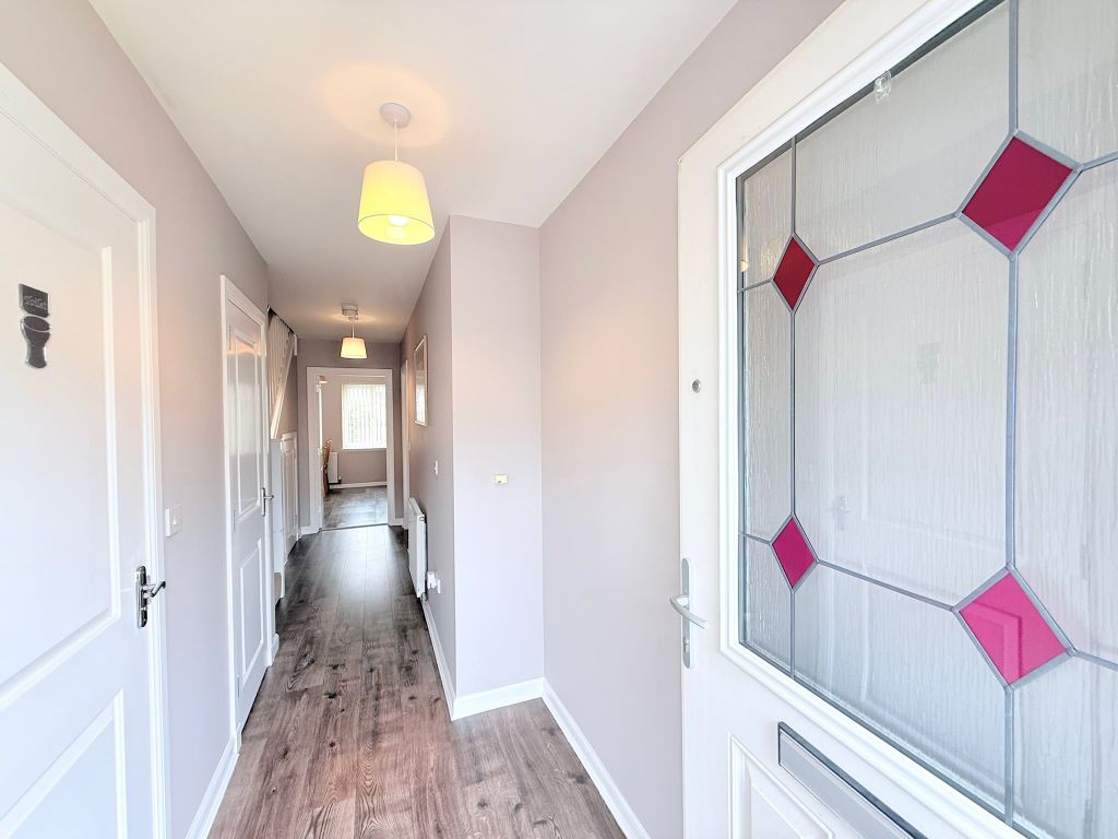 Property photo 2 of 33