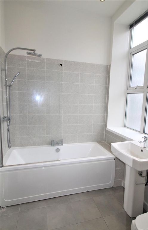 Property photo 3 of 4 Bathroom.Jpg