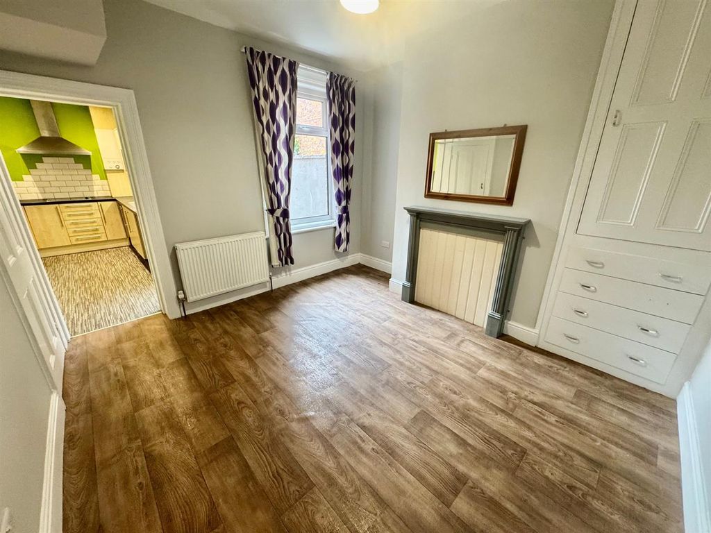Property photo 3 of 18 Dining Room 2.Jpg
