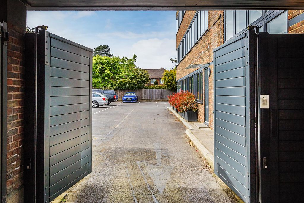 Property photo 2 of 15 Car Park.Jpg