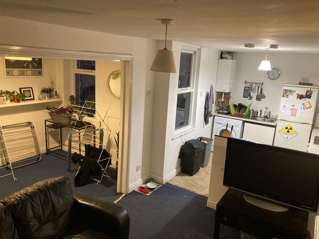 Property photo 3 of 7 162F7c37-374B-472d-Be06-3B8215E61329.Jpg