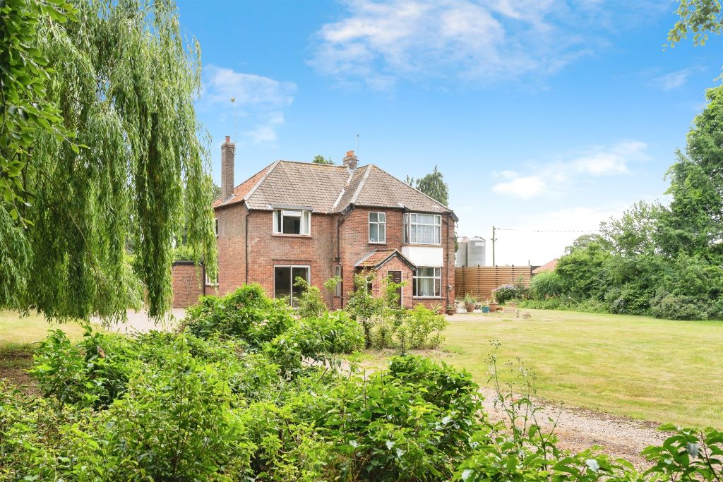 Property photo 2 of 23