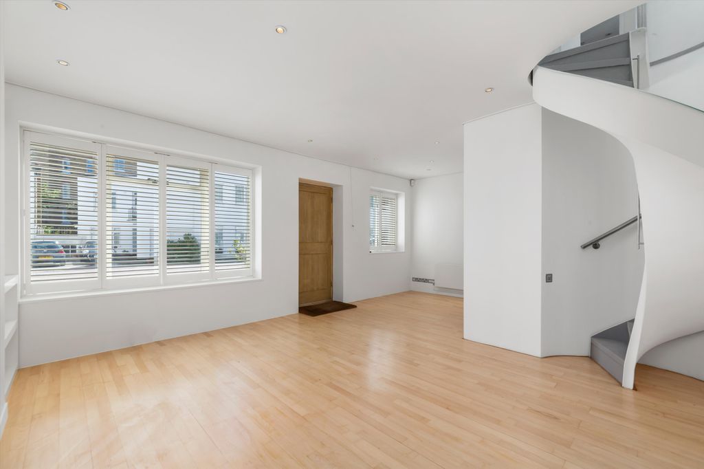 Property photo 1 of 14 Image