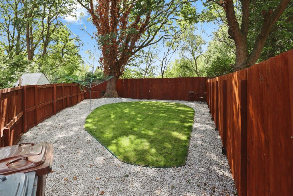 Property photo 2 of 17 4418074