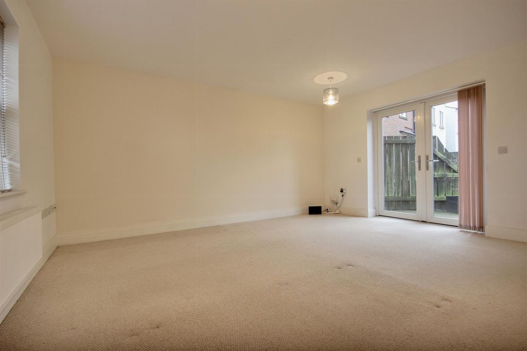 Property photo 3 of 13 Blucher Lane (2).Jpg