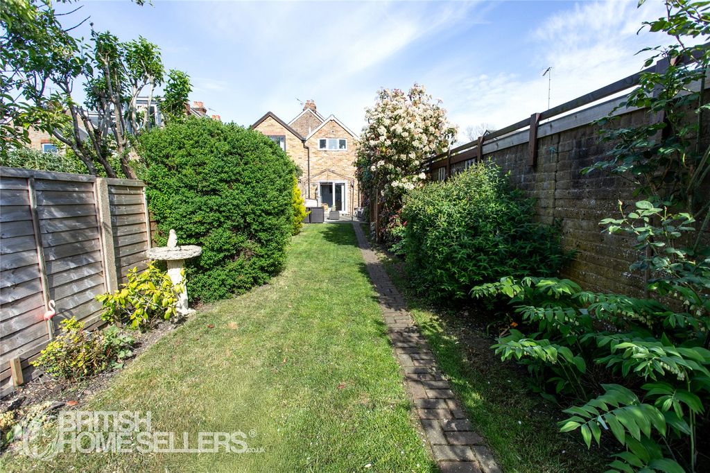 Property photo 1 of 41 Picture No. 05