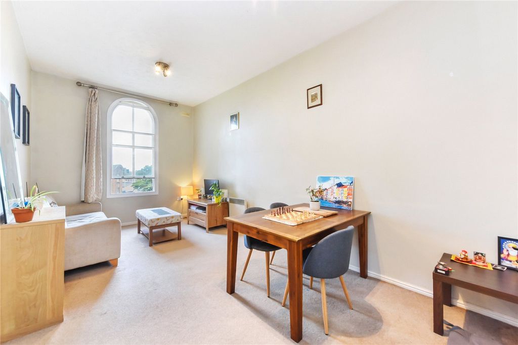 Property photo 2 of 10 Picture No. 04