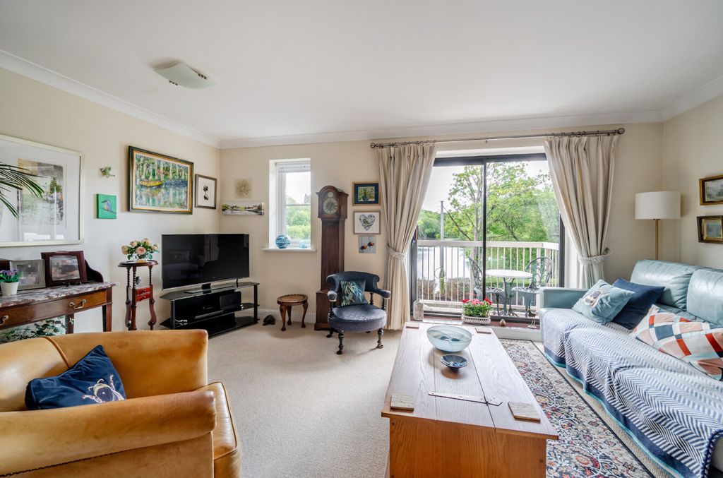 Property photo 2 of 12 1456273-11-6A0499...