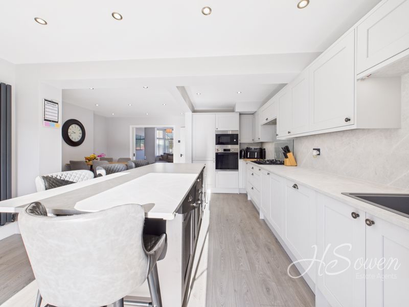 Property photo 3 of 18 Photo 2