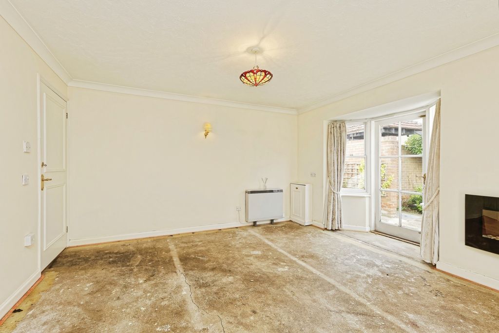 Property photo 3 of 17 Photo