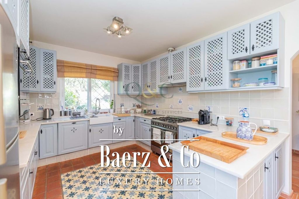 Property photo 3 of 33