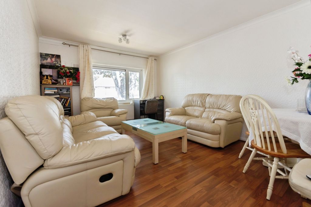 Property photo 3 of 20 Pbox-Img.Jpg