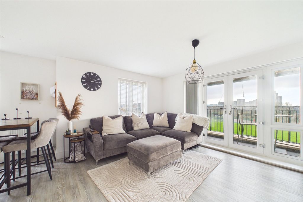 Property photo 3 of 8 Picture No. 06