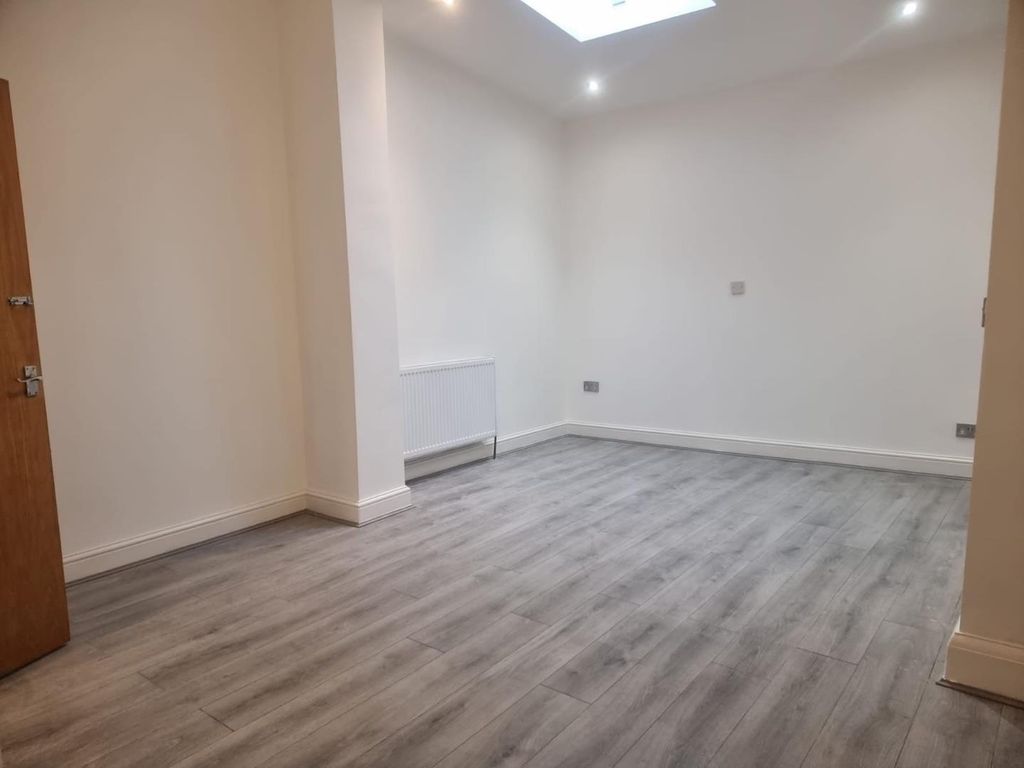 Property photo 3 of 23 6Ac0c6A7-6334-46Ae-Bda3-7E13Eaa8A064.Jpg