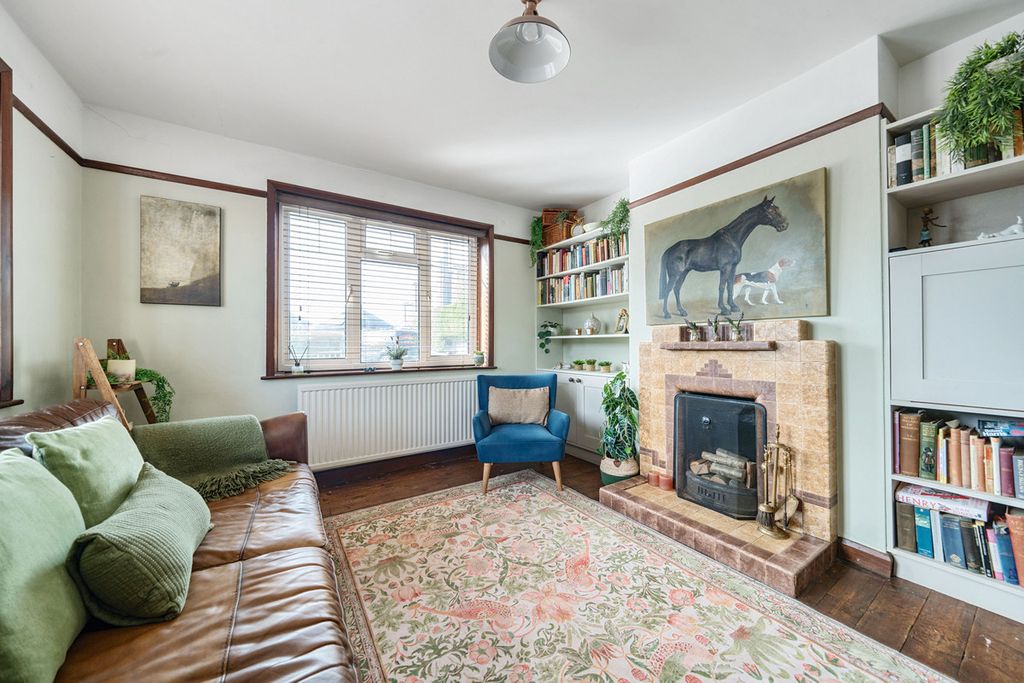Property photo 2 of 18