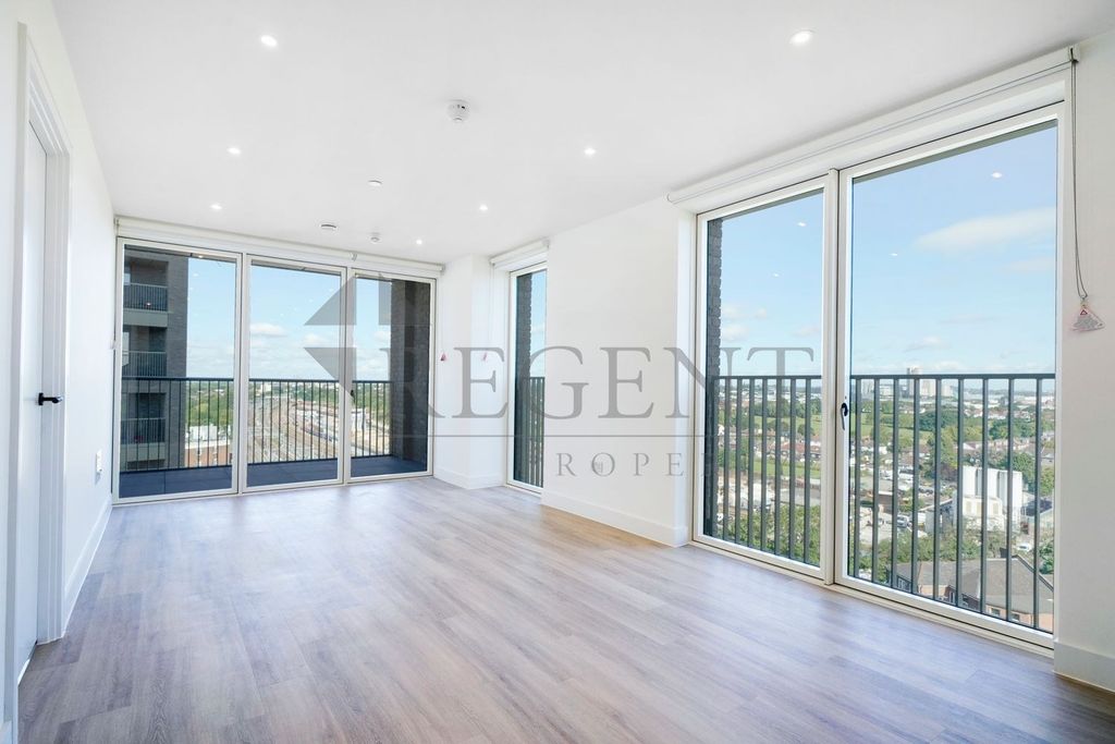 Property photo 1 of 10 (Main)