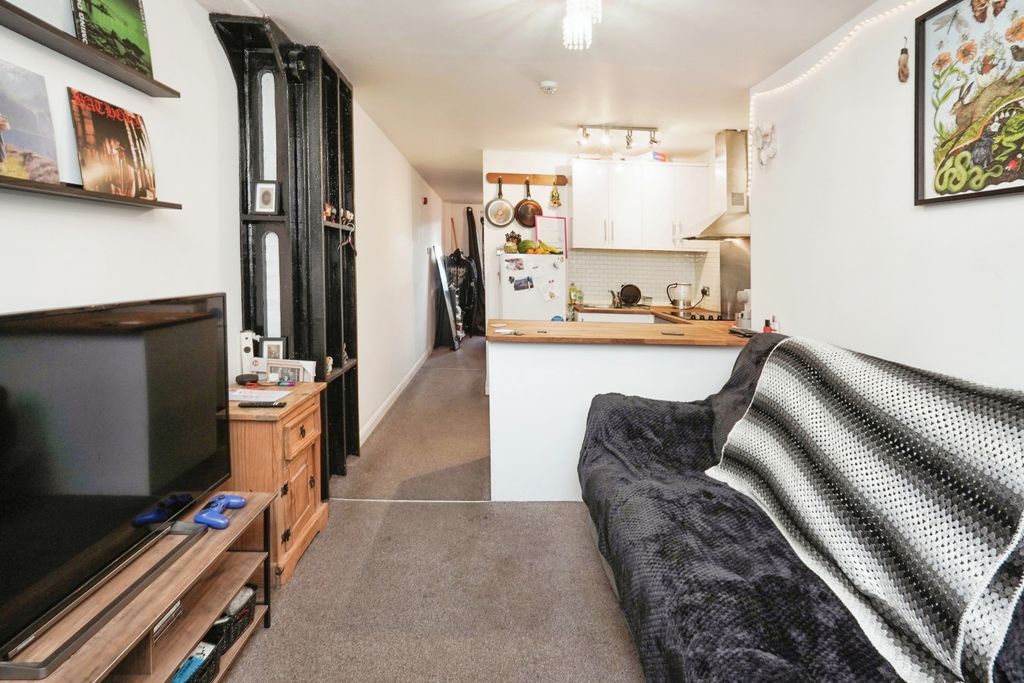 Property photo 2 of 17 Photography