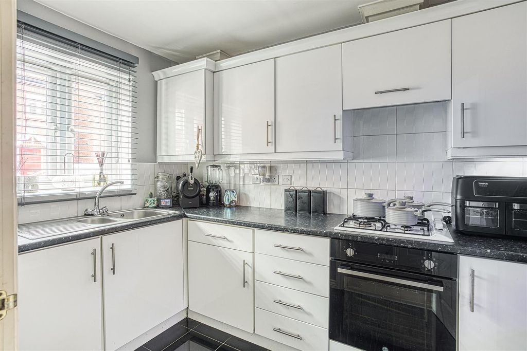 Property photo 3 of 22 316A6059_Hdr.Jpg