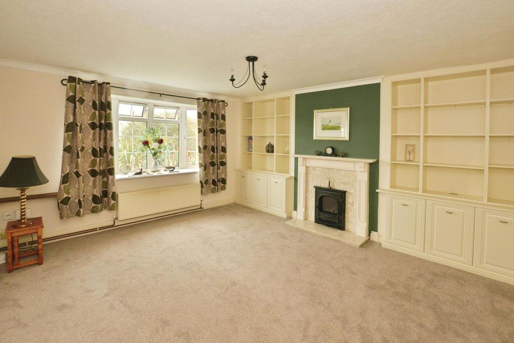Property photo 2 of 15 Pbox-Img.Jpg