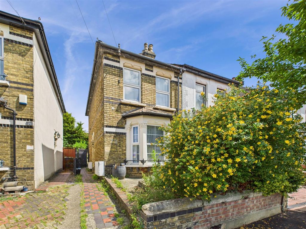 Property photo 1 of 20 Cam02885G0-Pr0410-Still028.Jpg