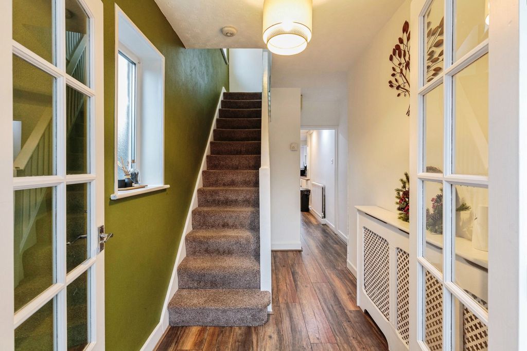 Property photo 3 of 26 Pbox-Img.Jpg