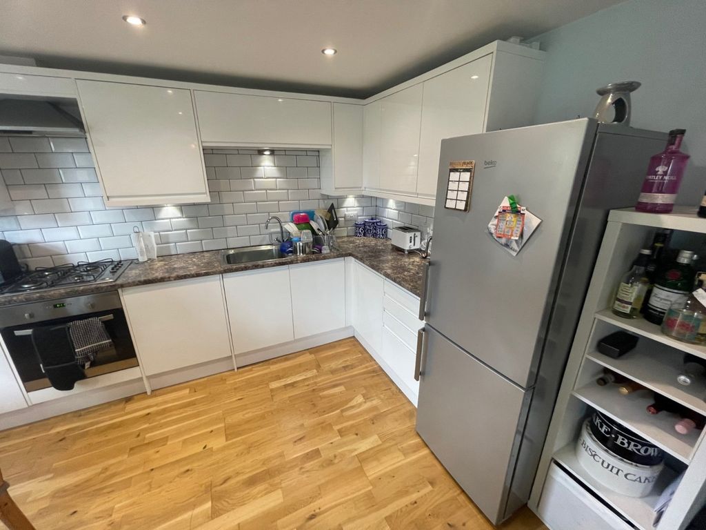 Property photo 3 of 11 Picture No. 10