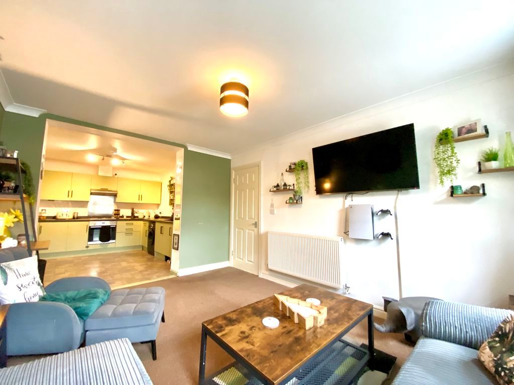 Property photo 1 of 10 Lounge