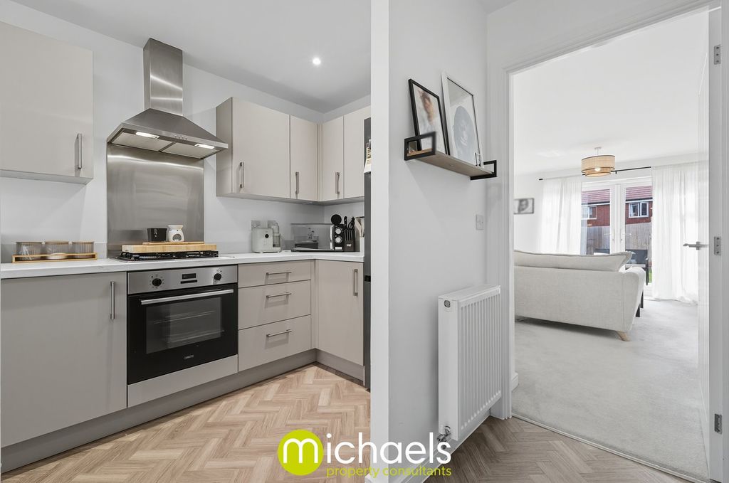 Property photo 2 of 27