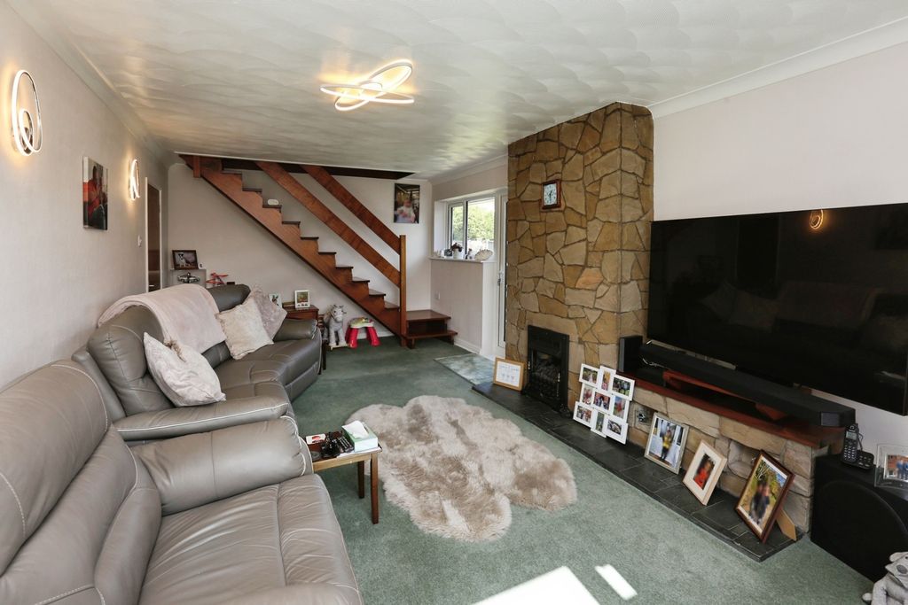 Property photo 2 of 16 Photo