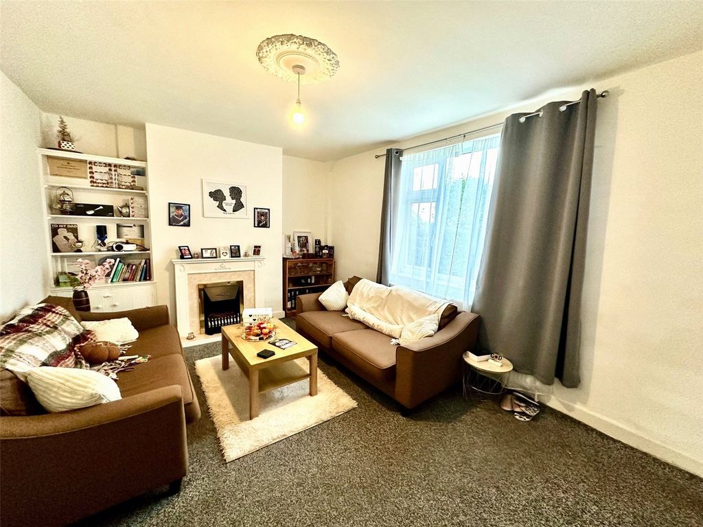 Property photo 2 of 9