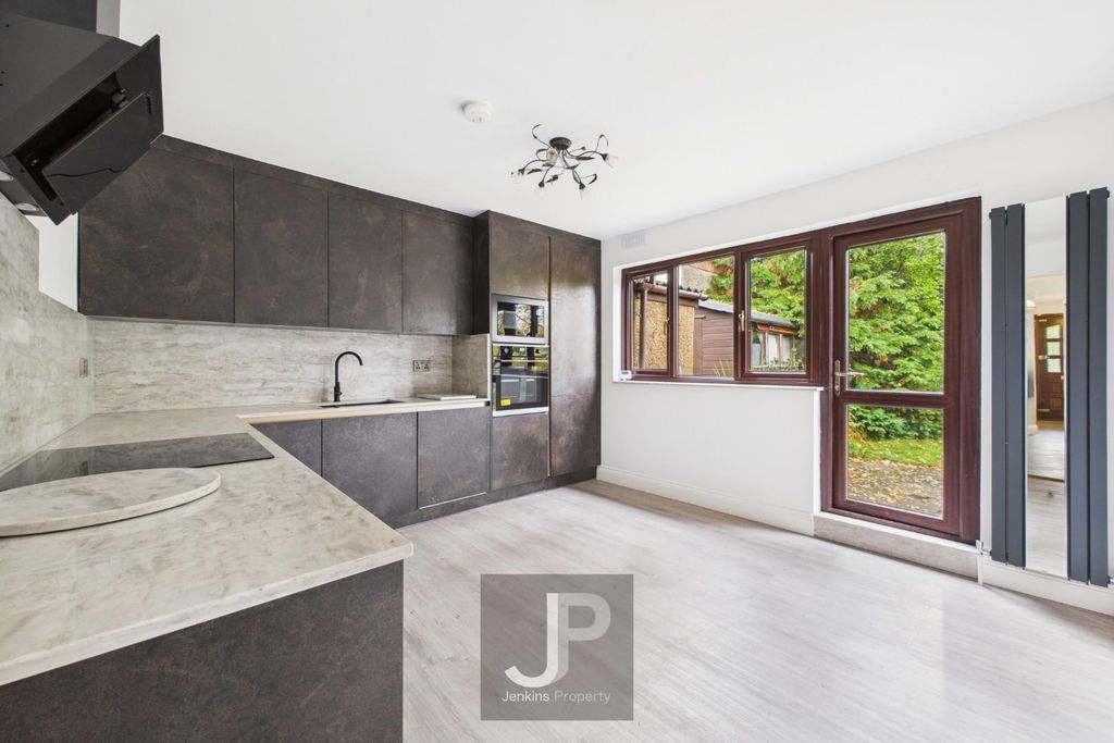 Property photo 1 of 28 Cam01632G0-Pr0226-Still030.Jpg