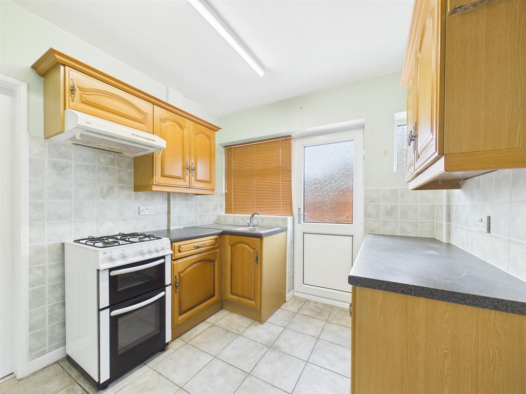 Property photo 3 of 9 Kitchen.Jpg