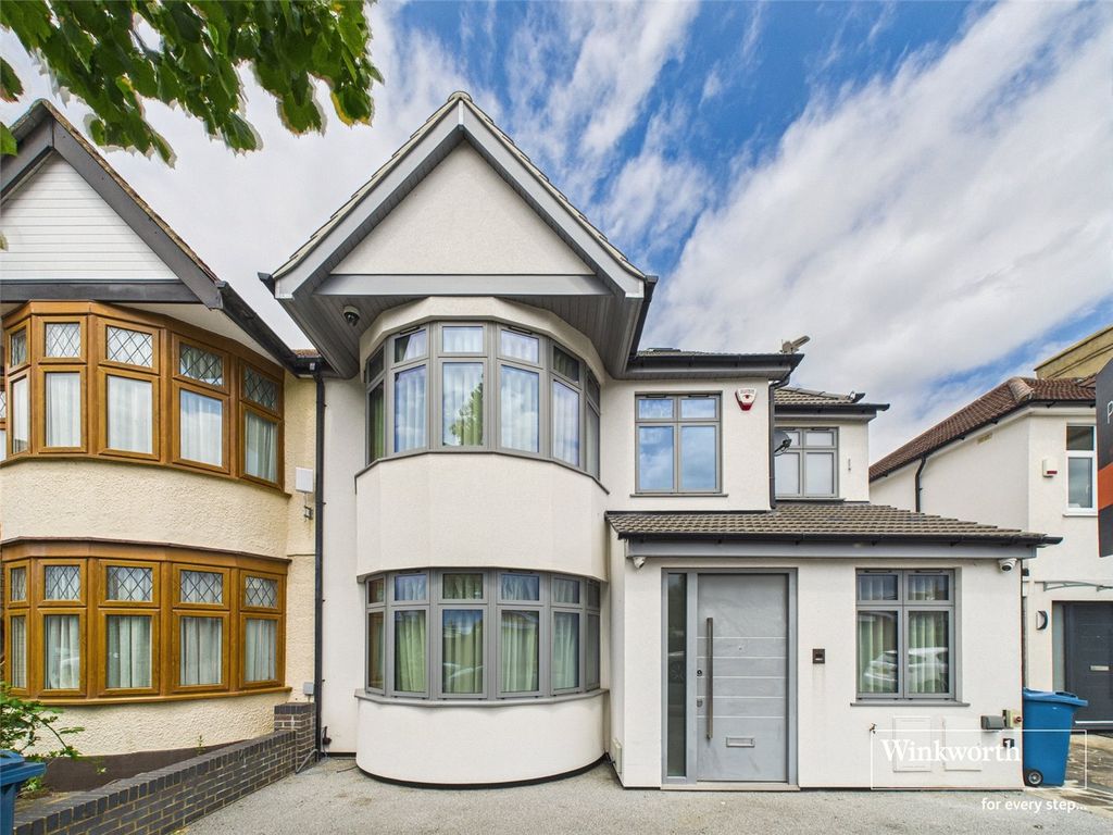 Property photo 2 of 12 External