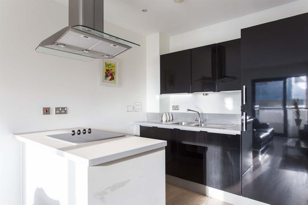 Property photo 2 of 14 Kitchen