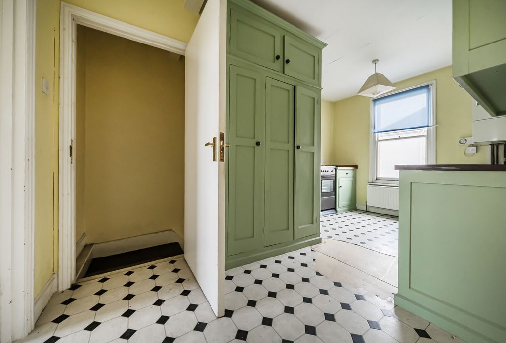 Property photo 2 of 14 1369400-1-68Ff9E6...