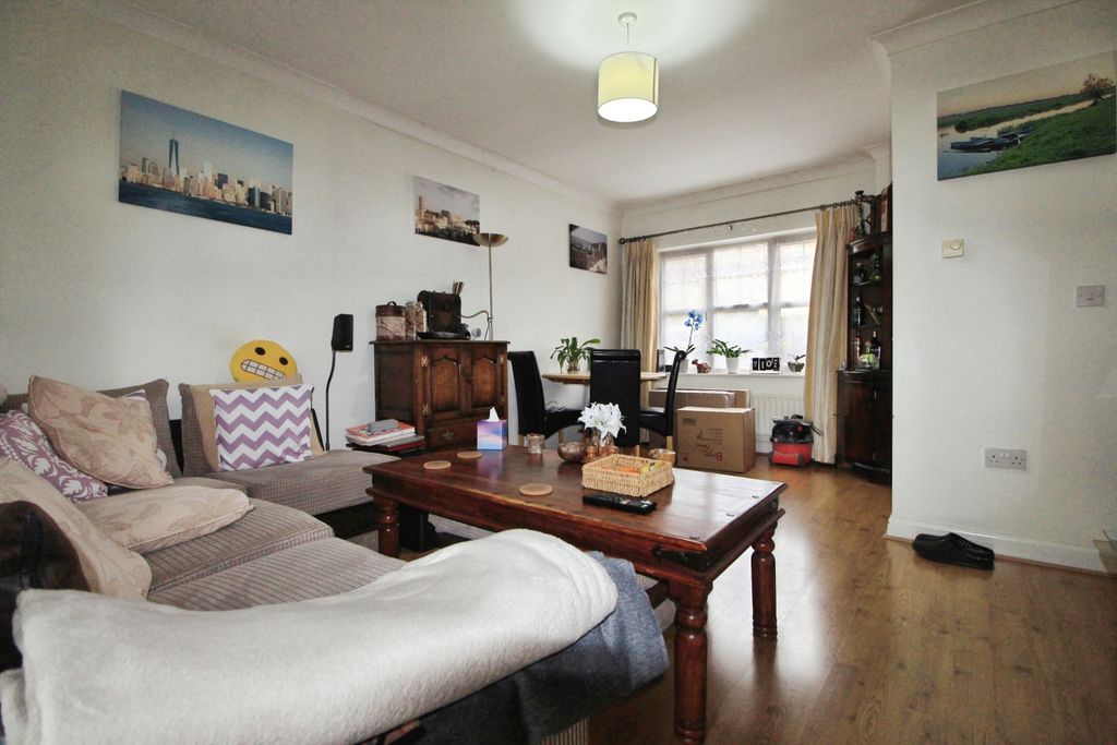 Property photo 3 of 19 Gallery