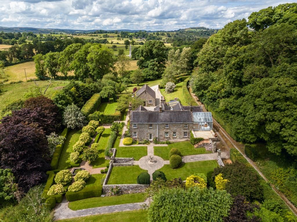 Property photo 1 of 75 Exterior And Gardens