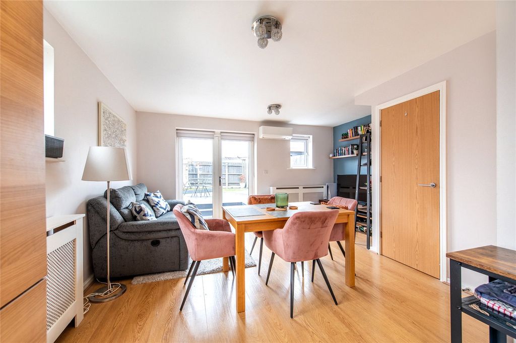 Property photo 2 of 19 Picture No. 02