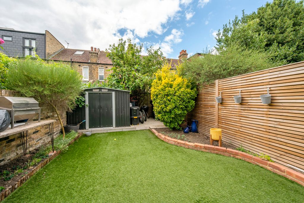 Property photo 2 of 11