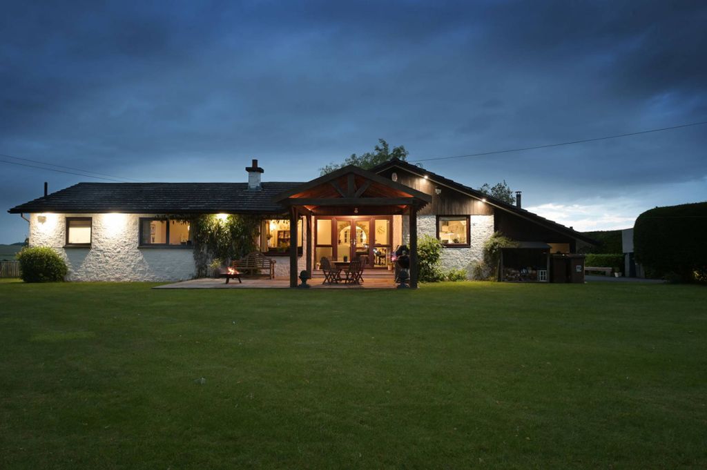 Property photo 1 of 30